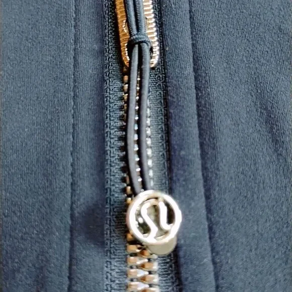 Lululemon Define Jacket Size 8 Navy Blue Full Zip Luon Yoga Running Activewear - Picture 15 of 16